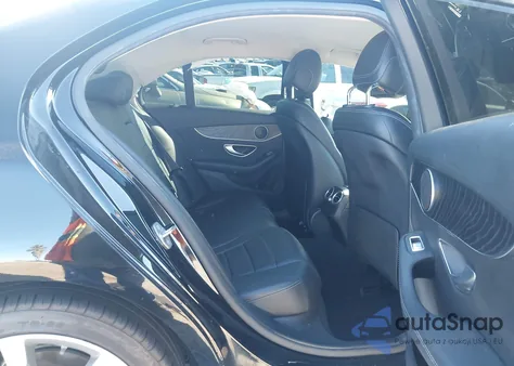 2017 Mercedes-Benz C 300 из США, поврежденный, VIN 55SWF4JB6HU222070